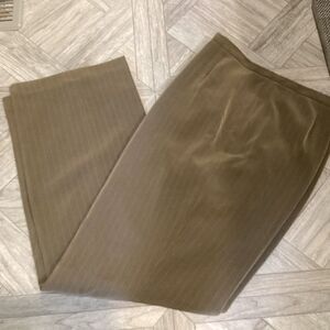 NWOT. LeSuit Brand Women’s Size 18 Lined Tan Striped Trousers